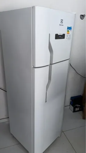 Geladeira Eletrolux Frostfree 359 litros 