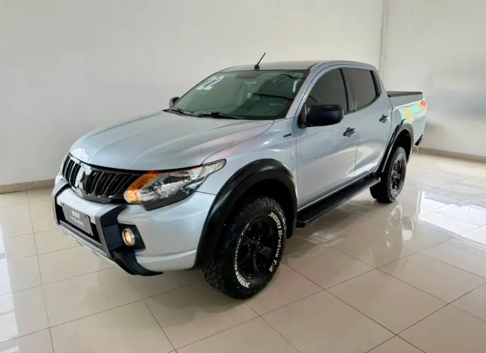 Mitsubishi L200 Outdoor GLS 2.5 4X4 CD TDI Diesel 2022