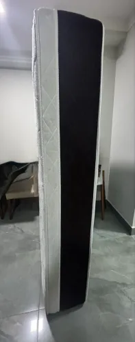 Vendo colchão de casal com base