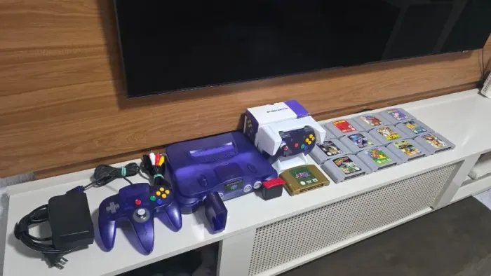 Nintendo 64 Uva Impecável + 13 Jogos + 2 Controles + Expansor + Tudo original + Ac Troca