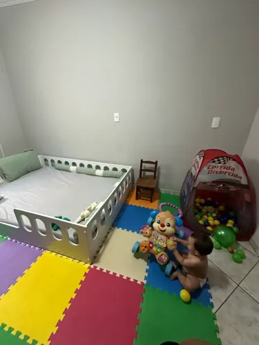 Cama montessoriana de casal com colchão