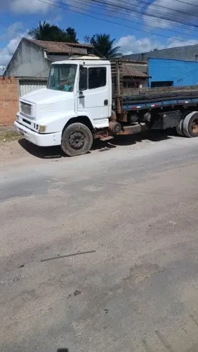 Caminhão mercedes