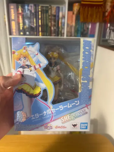 Sailor Moon Sh Figuarts bandai - Eternal Sailor Moon 
