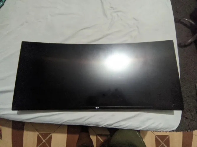 Monitor LG ultragear ultrawide 34 polegadas 160hz com o visor queimado