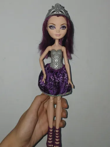 Boneca raven queen ballet ever after high