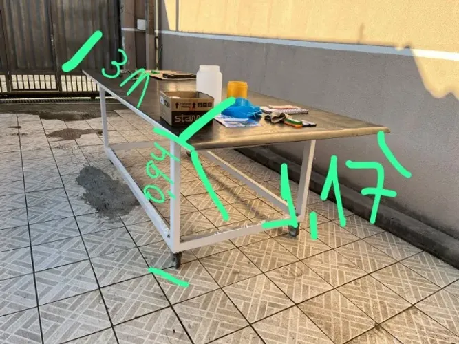 Mesa de Aço para empresas ou uso geral