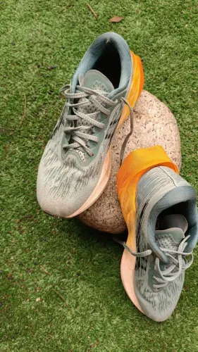 Vendo tênis Asics novablast 3 tamanho 40