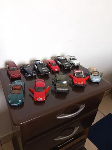 Carrinhos de coleção de ferro