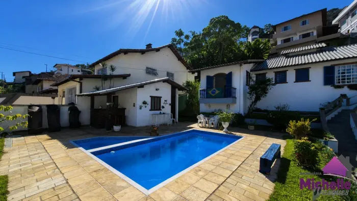 Casa para Locação em Teresópolis, TIJUCA, 5 dormitórios, 2 suítes, 6 banheiros