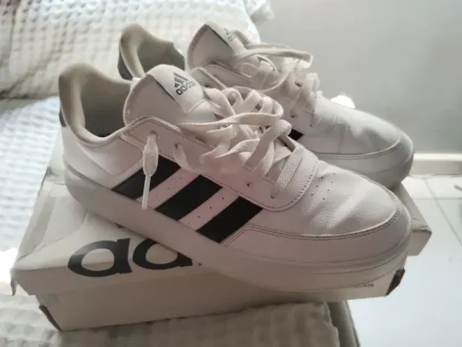 Tênis Adidas