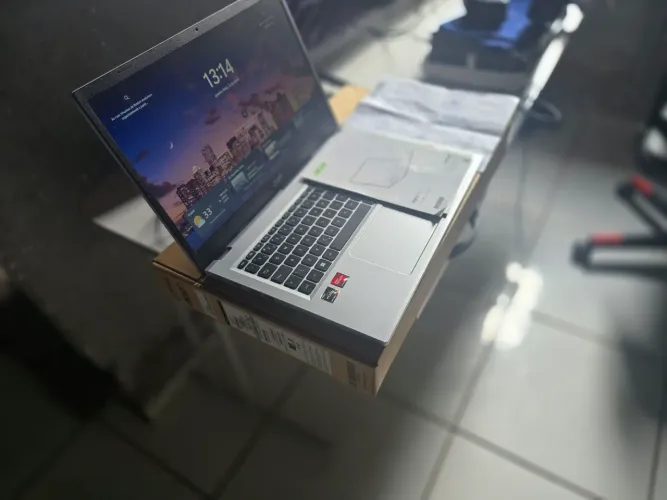 Acer Aspire 3 8GB 250 SSD