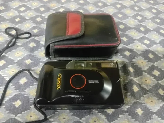 CAMERA FOTOGRAFICA YASCHICA MD 135 FOCUS FREE LENS