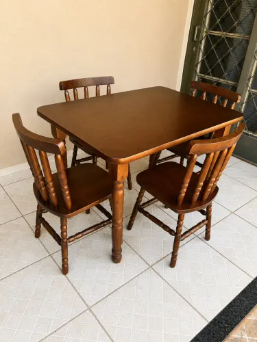 Jogo de mesa madeiras torneada NOVO
