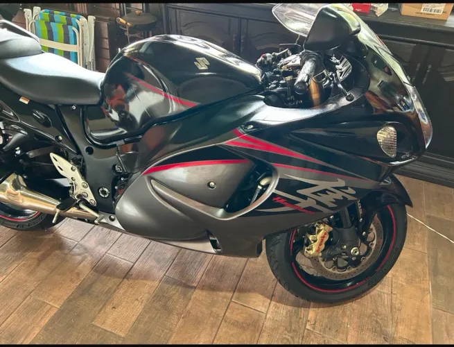 Vendo moto Suzuki Hayabusa, 2018 em estado de nova 