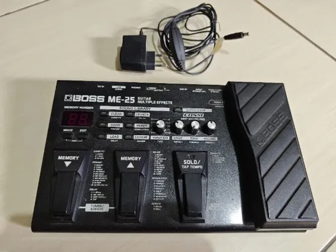 Pedaleira Boss ME-25
