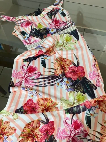 Vestido de festa florido midi