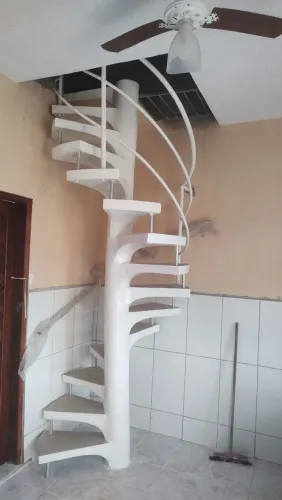 Escada pré moldada de cimento 