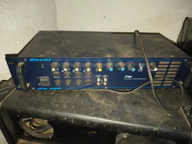 amplificador de potência cabeçote Oneal modelo OM 600 