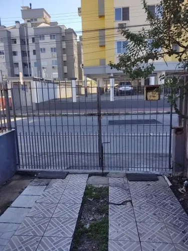 Portão ferro