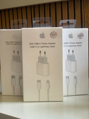 Carregador pra IPhone - Novo, na caixa