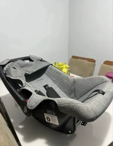 Vendo bebê conforto seminovo 