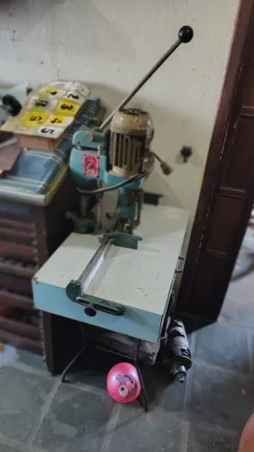 Furadeira de mesa
