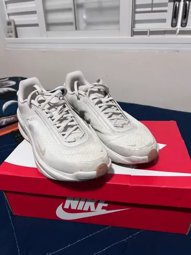 Nike Air zoom upturn 44