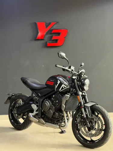 TRIDENT 660 PRETA 2021/2022
