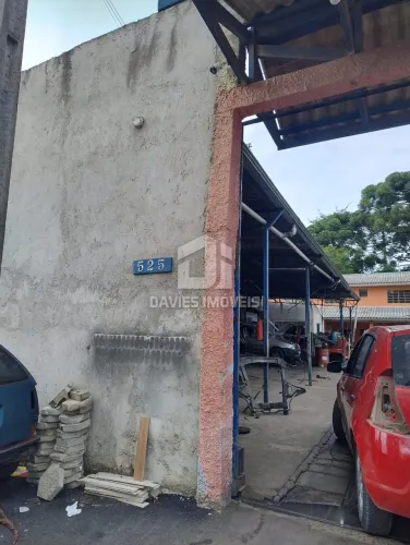 Casa com oficina mecânica no Guaritura em Piraquara.