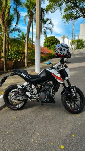 Moto KTM Duke 200 
