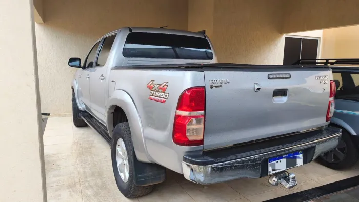 Toyota Hilux CD SRV D4-d 4X4 3.0 TDI Diesel AUT 2014