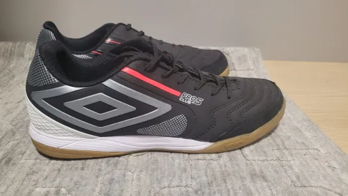 Chuteira Umbro Pro 5 Club Futsal - nº 43
