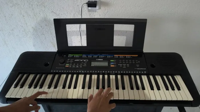 Teclado Arranjador Yamaha Psr-e383 Kit Estante X Dupla