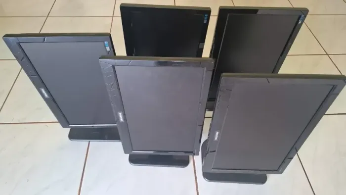 10 monitores LCD POSITIVO de 19,5 polegadas