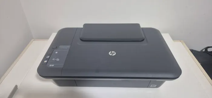 Impressora multifuncional HP Deskjet F2050 Colorida