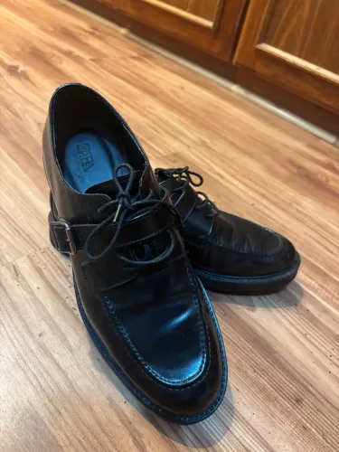 loafer zara 44 (calça 41/42)