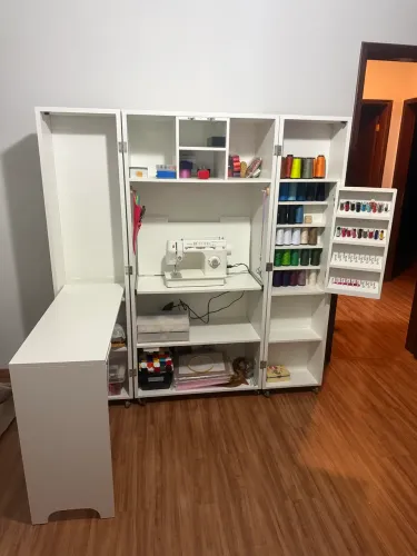 Lindo móvel de costura articulado 