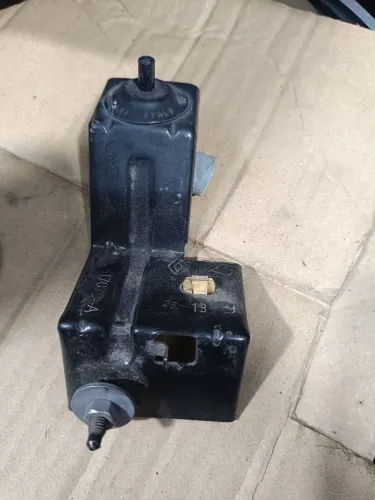 Suporte e interruptor do capô sandero