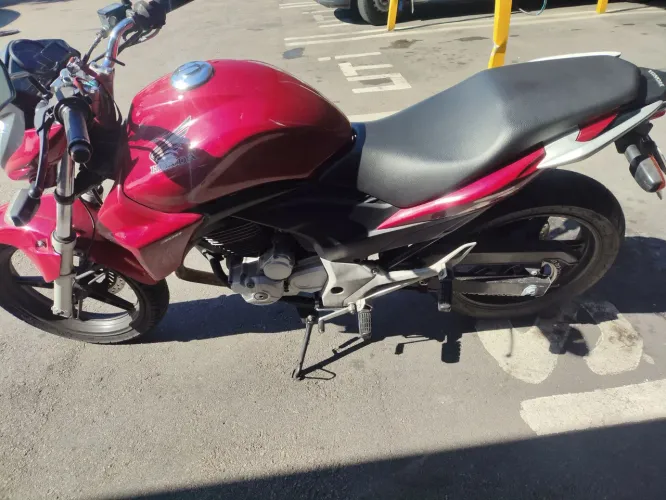 Moto em bom estado 
