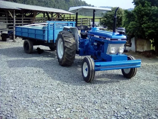 Trator Ford 5610 + Implementos agrícolas