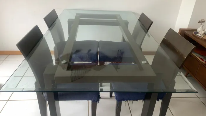 MESA DE VIDRO 1,80m x 1,00m
