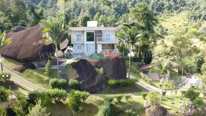 Casa (Em condomínio), com 5 quartos e 1 banheiros à Venda, 320 m² em Marechal Floriano/ES