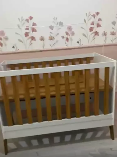 Berço 5 em 1 branco e amêndoa