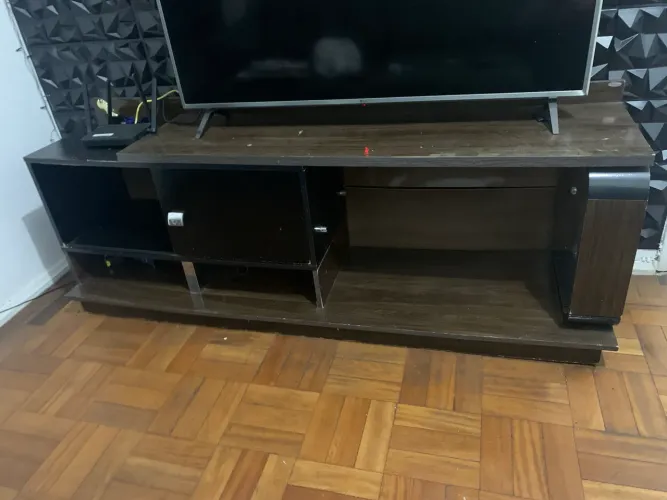 Rack para TV grande com porta deslizante - oportunidade