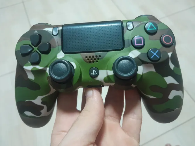Controle de PS4 paralelo camuflado