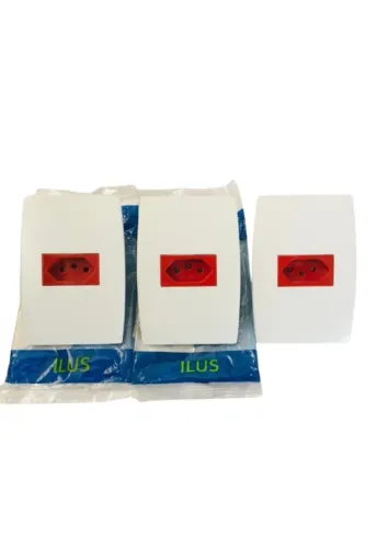 3 placas brancas modulo horizontal + Modulo Tomada Siemens