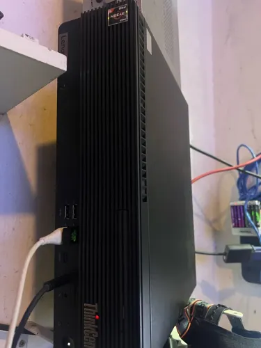 Desktop Lenovo 16 RAM ADM RYZEN 5 PRO SSD 500gb PLACA DE VÍDEO INTREGADA