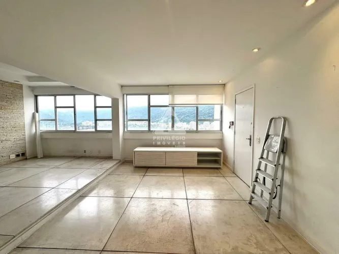 Apartamento à venda na Lagoa (RJ) - Frente | 3 quartos, 1 suíte | 108m²