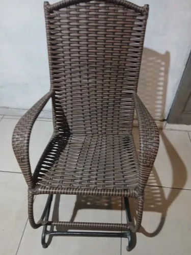 Vendo uma cadeira de embalo