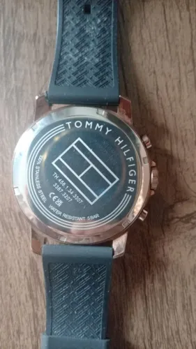 Relógio Tommy Hilfiger Semi novo e multimídia 9 polegadas twin com carplay
